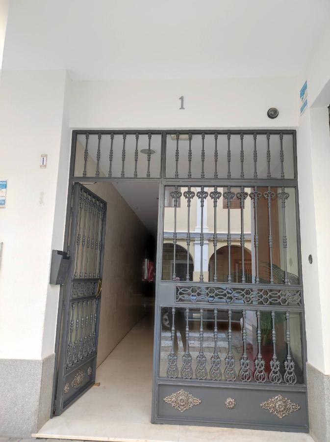 Atico De 1 Dormitorio En Pleno Centro Con Parking Aiamonte Exterior foto